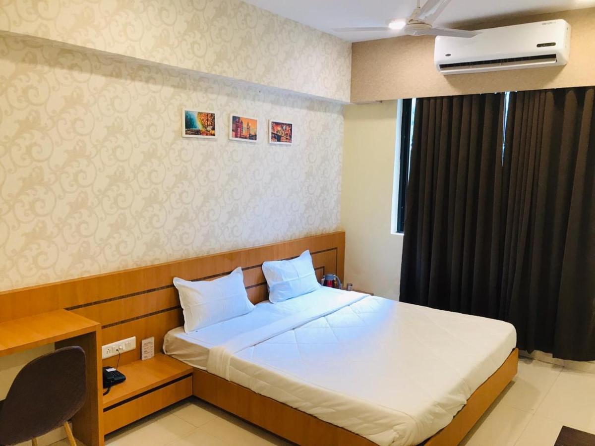 黄金一号酒店 Rāipur 外观 照片